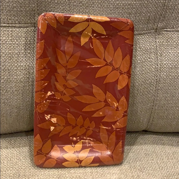 16 Autumn Branches Rectangle Plastic Coated Plates Thanksgiving - Picture 2 of 3